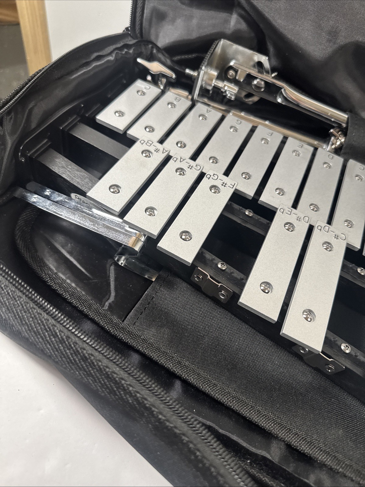 32-Note Bell Xylophone Percussion Plus w/ Stand,drum Pad, Mallets, Case,Straps