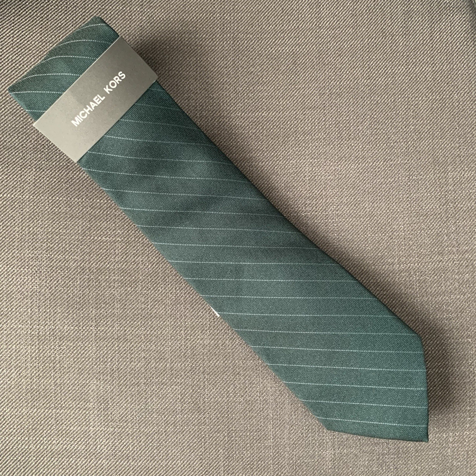 Michael Kors Men's Neck Tie Jade Green Horn Stripe Silk Blend MSRP $69.50
