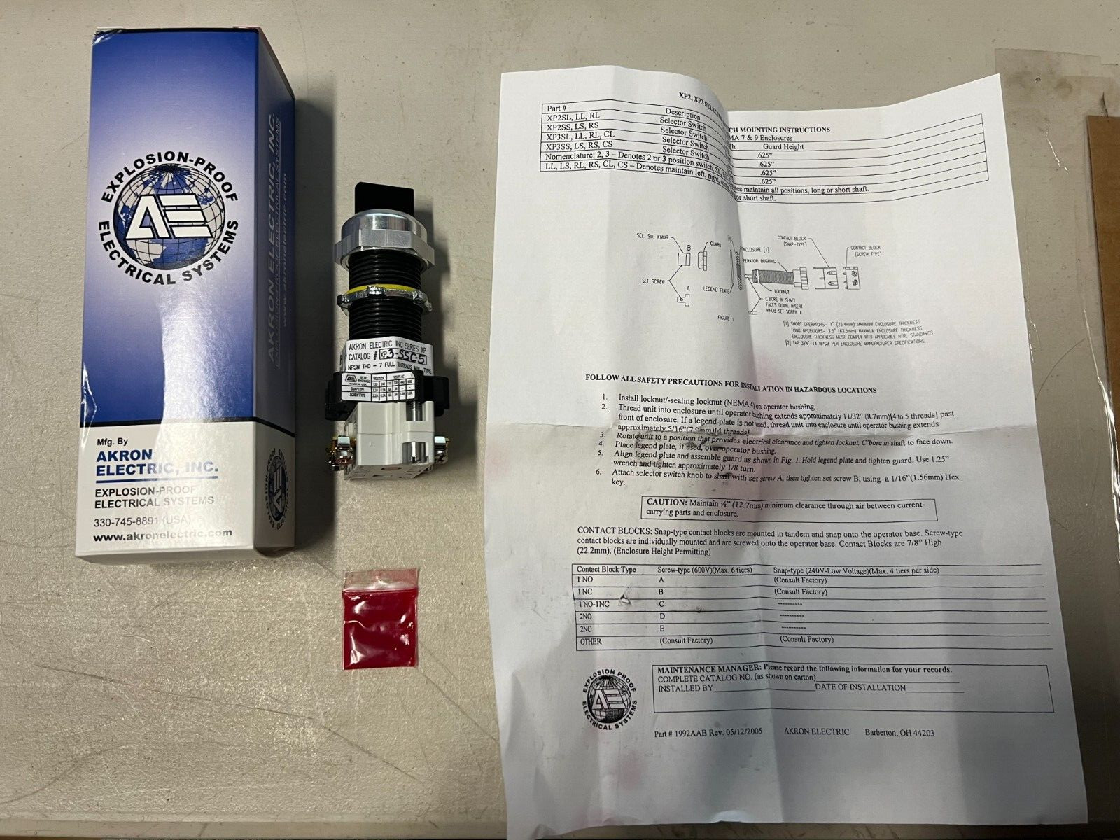 Akron Electric XP3-SSC-5 Selector Switch three position New NIB