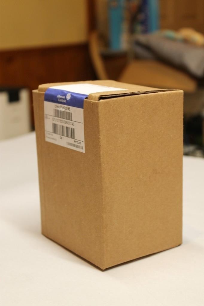 Johnson Controls V-9502-95 Pneumatic Damper Actuator Positioner NEW ^