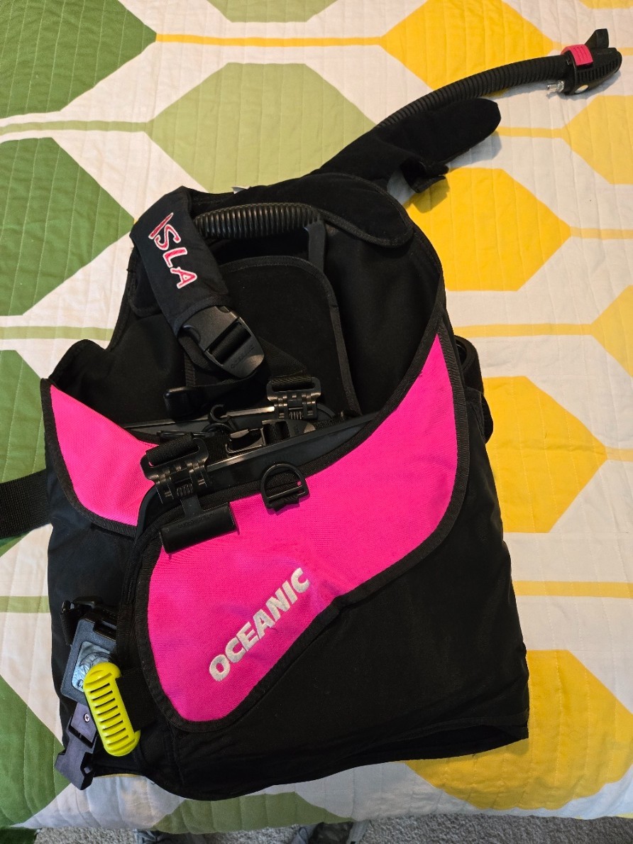 Ladies oceanic ISLA buoyancy compensator with quick release  size M-ML (8-10)