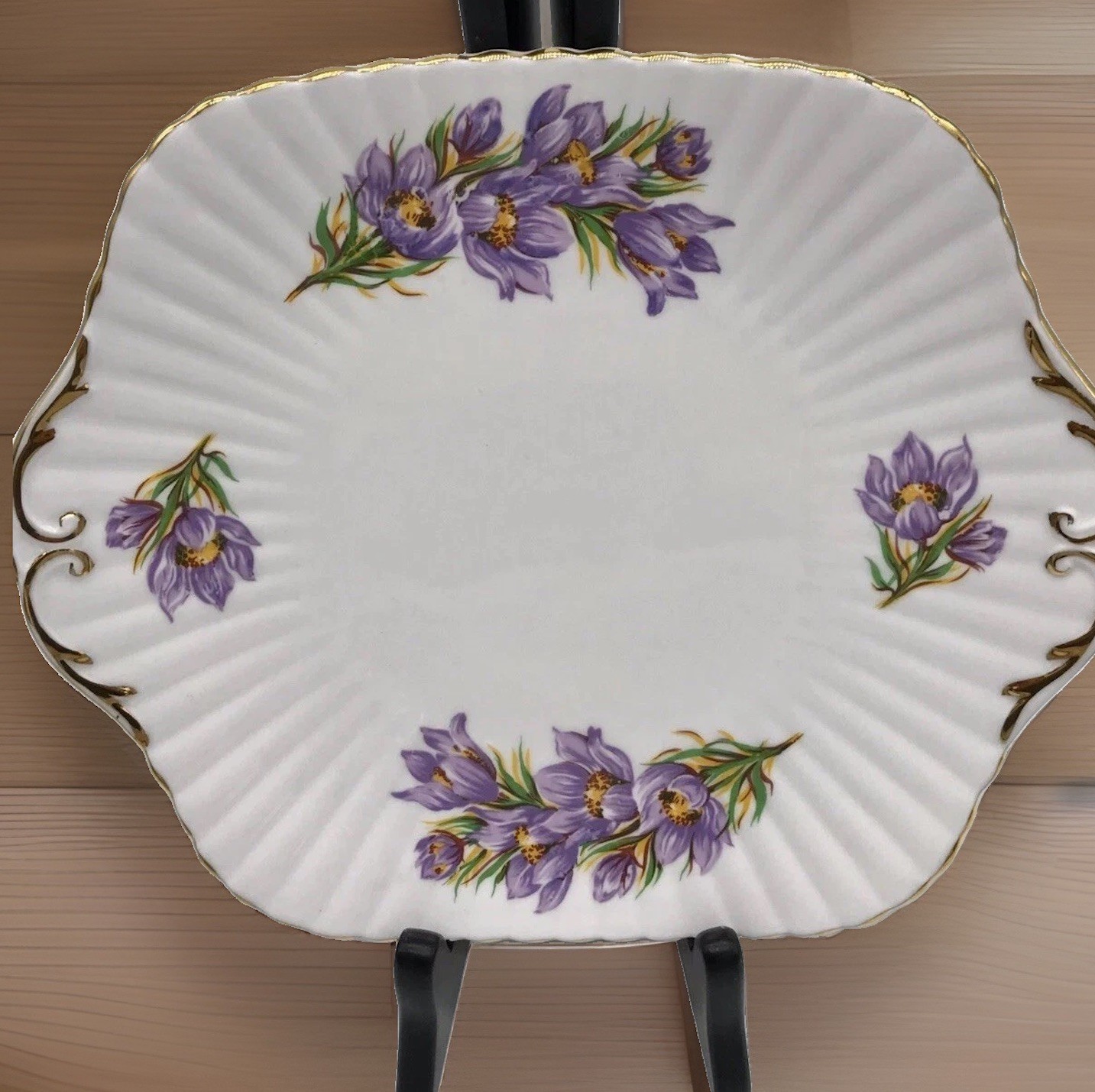 Vtg Royal Windsor Hand Painted China Crocus Dish White Purple Gold Trim Ribbed