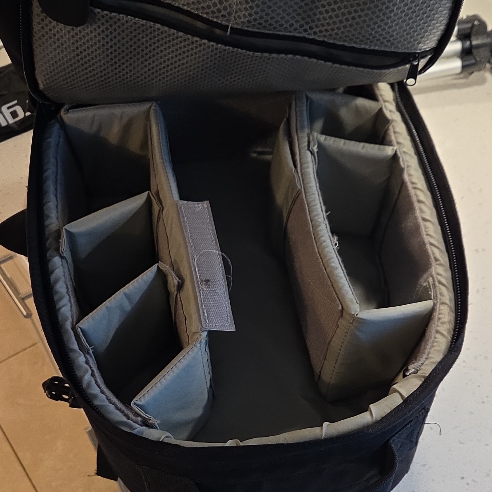 Canon Lens, Bag and Targus TC-500TR bundle read description.