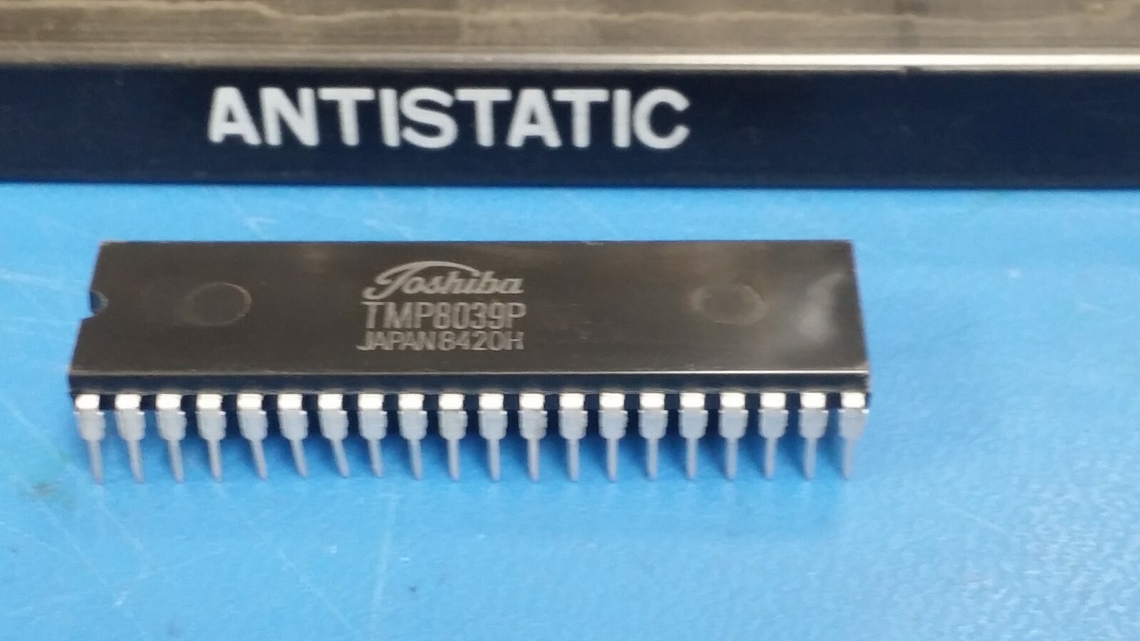 (1PC) TMP8039P TOSHIBA Microcontroller, 8-Bit, 8048 CPU, 11MHz, MOS, PDIP40