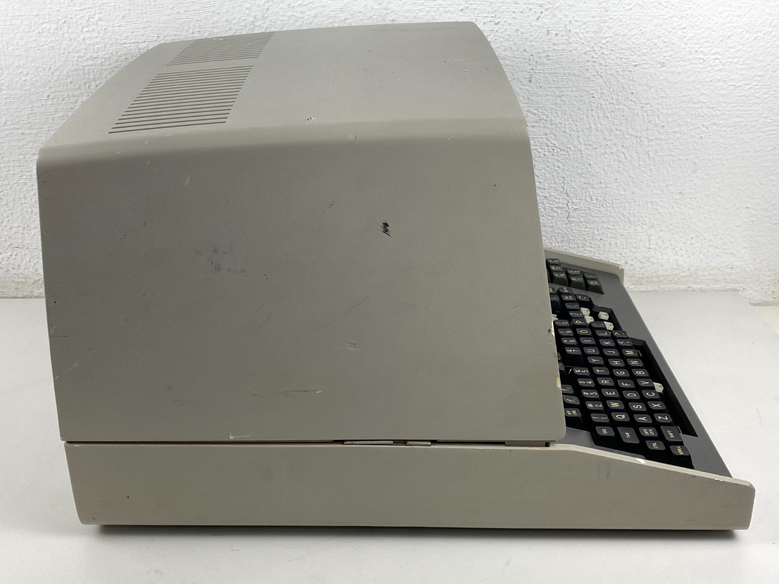 Vintage 1980 Heathkit H19 advanced video terminal computer