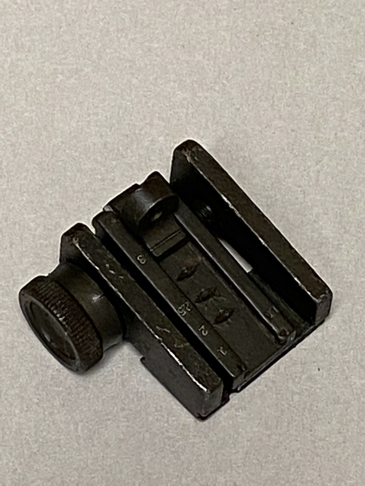 US M1 GI CARBINE ADJUSTABLE REAR SIGHT MILLED.