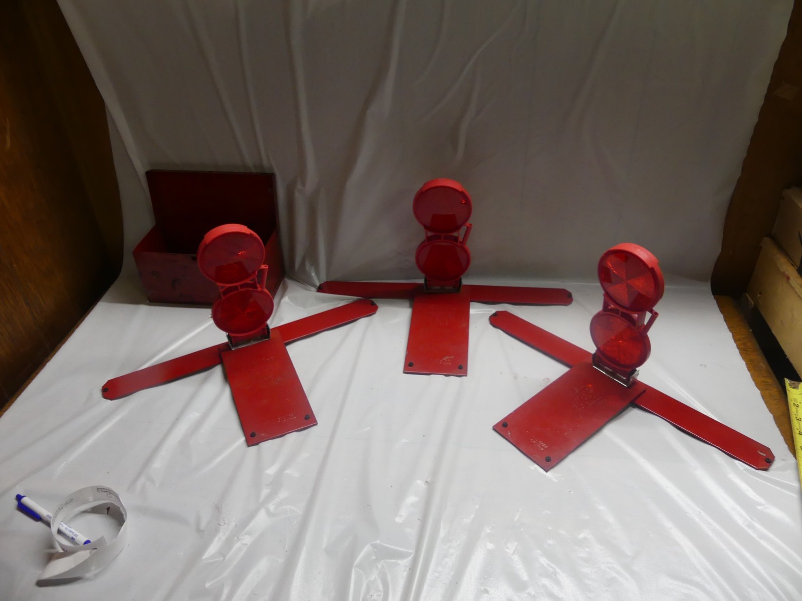 Vintage Miro-Flare Model 118BF Emergency Reflectors - Set of 3 in Metal Box