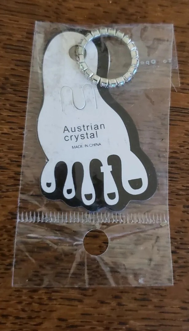 New ADORABLE Clear Austrian Crystal  PETITE Toe Ring