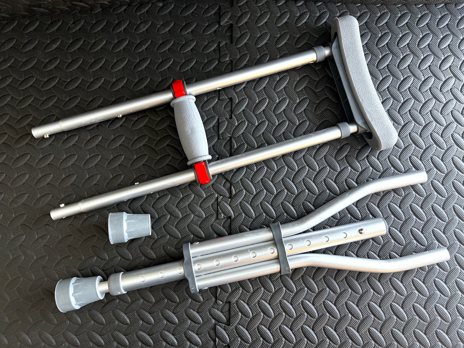 Universal Aluminum Crutches Adjustable Underarm Walking Aid Adults Extra Foot