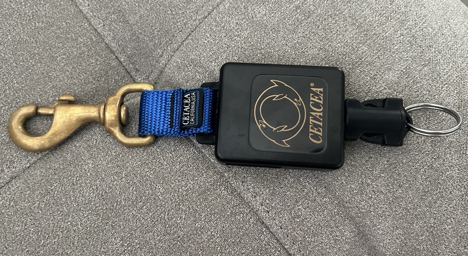 CETACEA scuba retractor/ console keeper/ gauge keeper