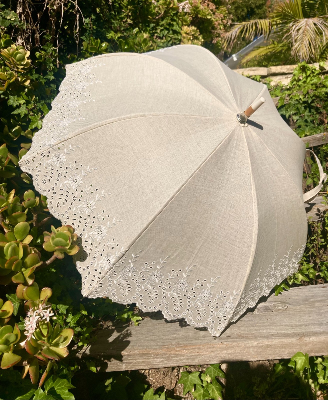 Rare hemp+cotton umbrella, Waterproof,Made by hand in France by Guy de Jean. NEW