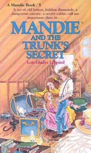 Mandie and the Trunk's Secret (Mandie, Book 5) - Mass Market Paperback - GOOD