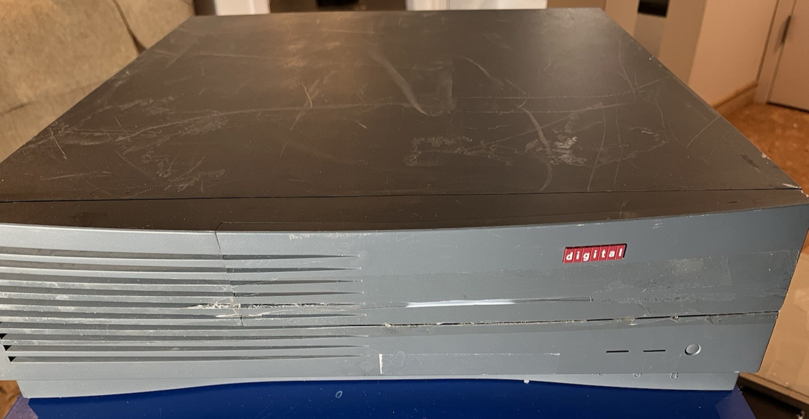 DEC AlphaStation 500 – 64-bit Alpha Workstation – DEC Post OK
