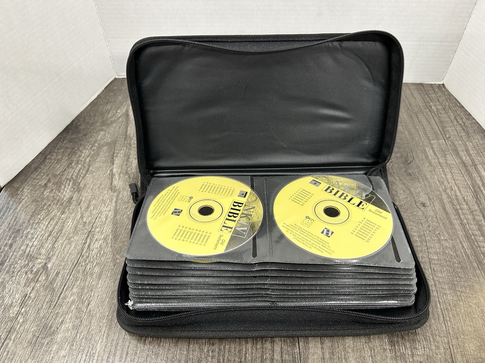 Old & New Testaments NKJV BIBLE Audio CD Hendrickson 2000 Complete Carrying Case