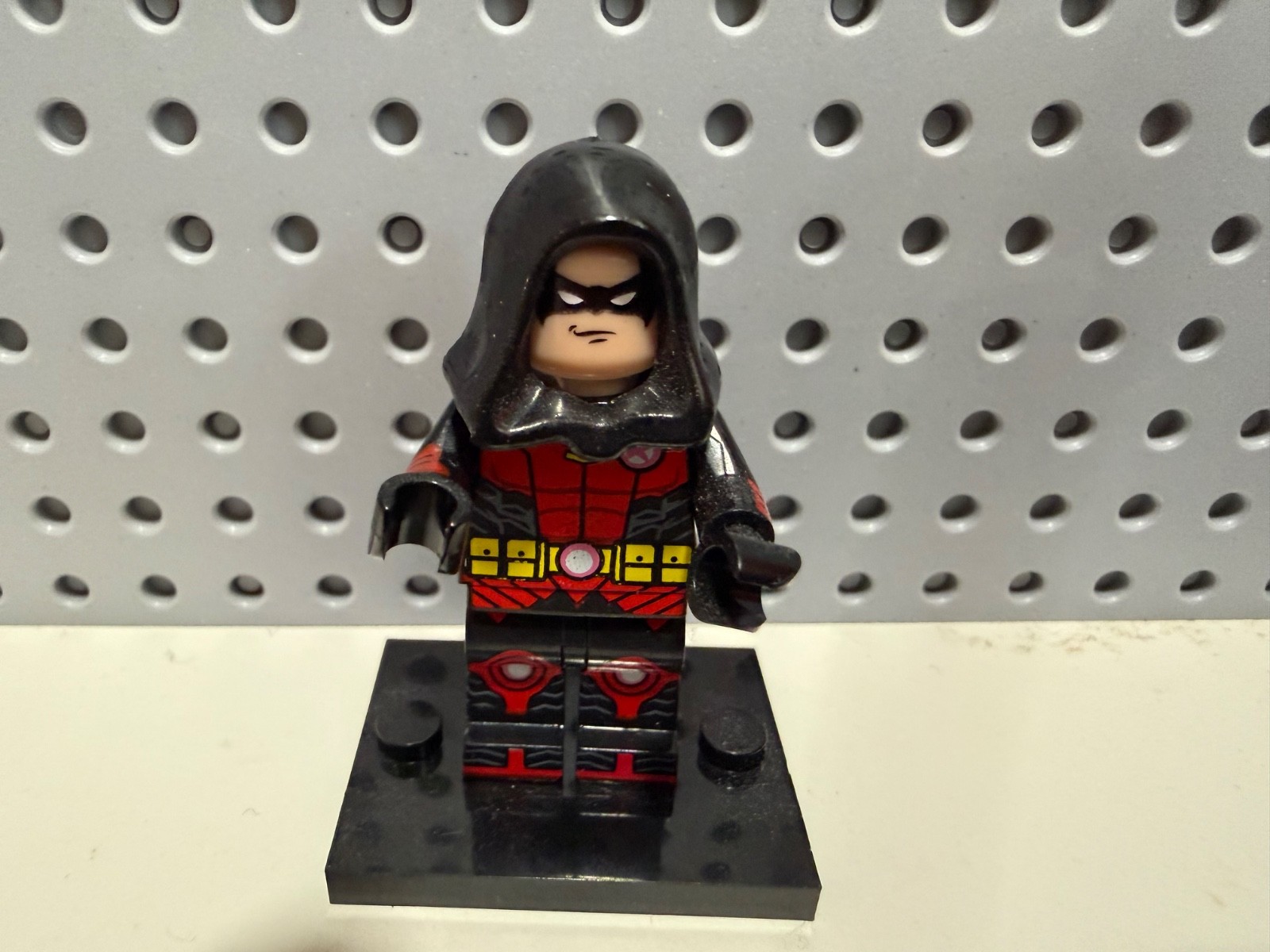 LEGO DC Super Heroes Robin Damian Wayne Custom Minifigure