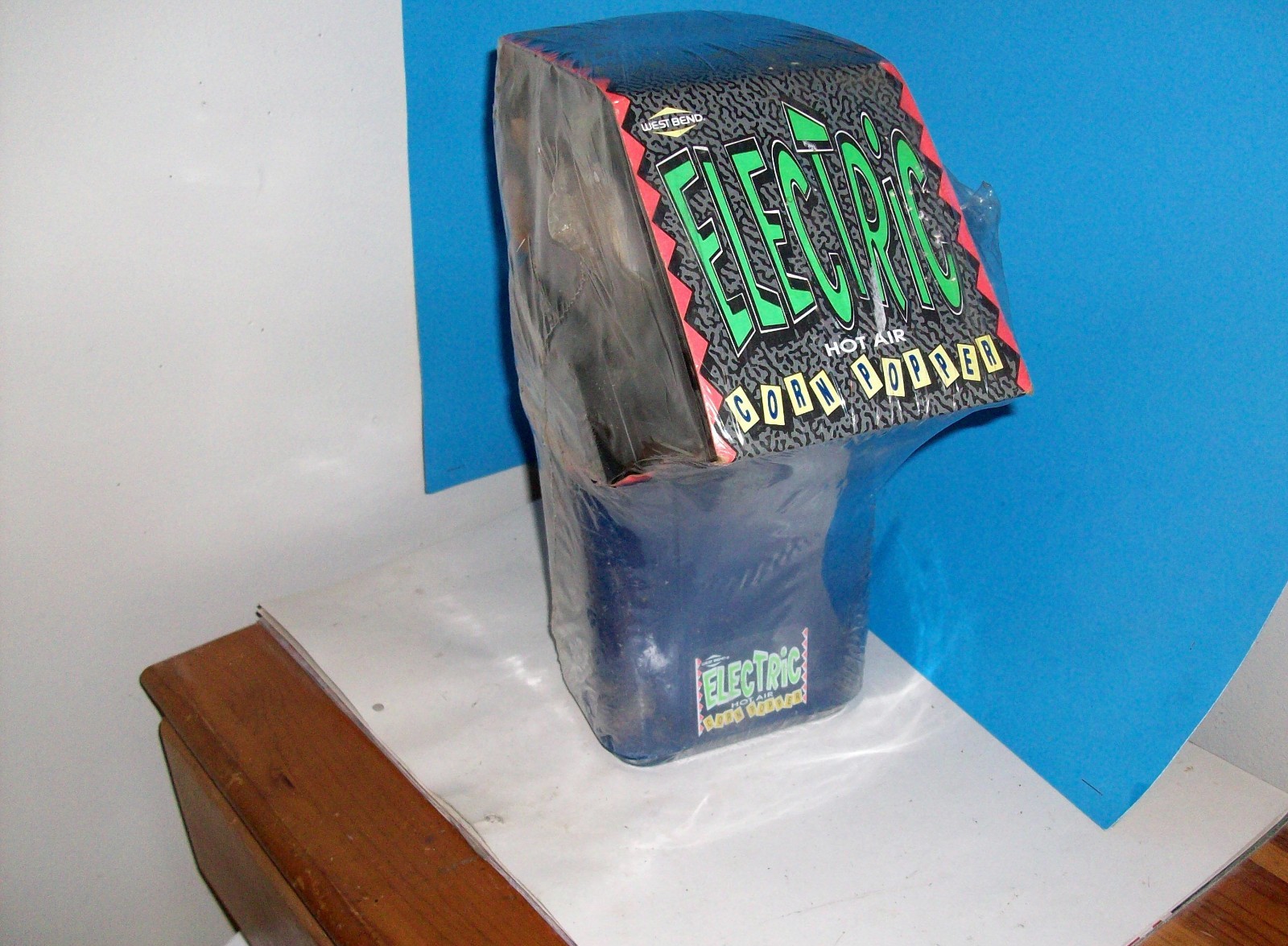 WEST BEND ELECTRIC HOT AIR POPCORN POPPER  BLUE UNUSED 82000