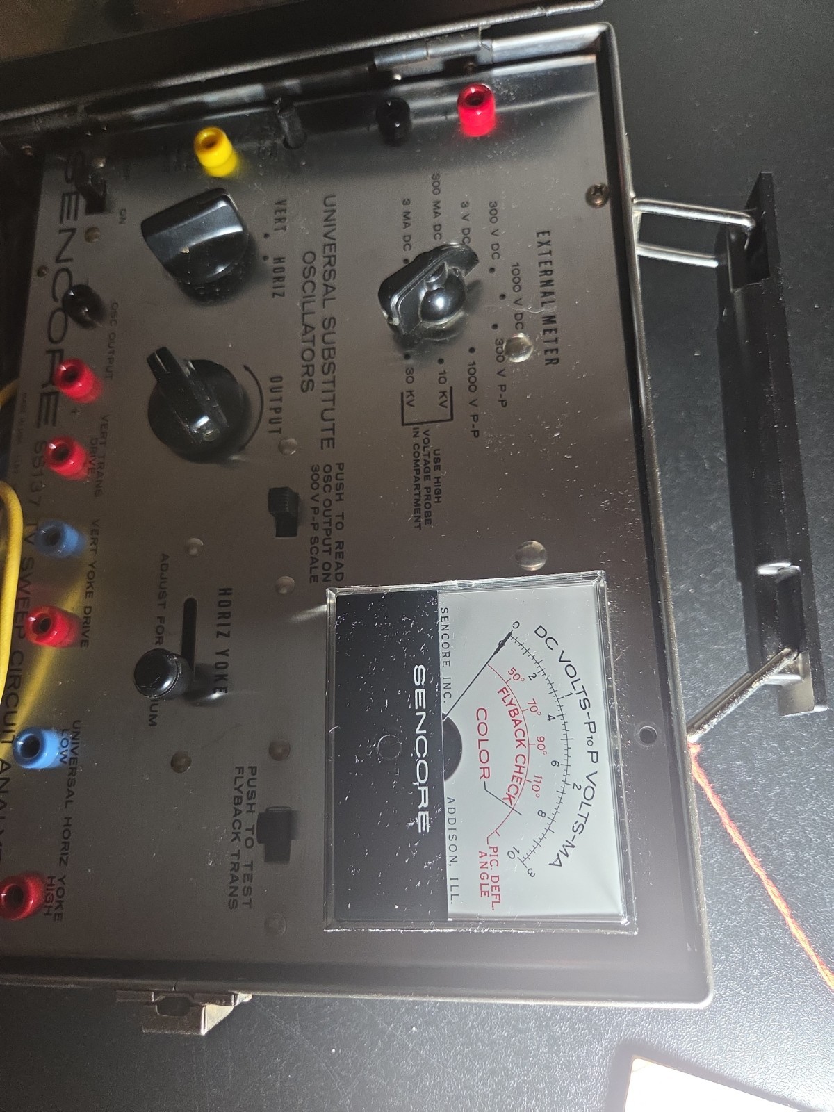 Sencore SS137 Sweep Circuit Analyzer - Power On - Untested