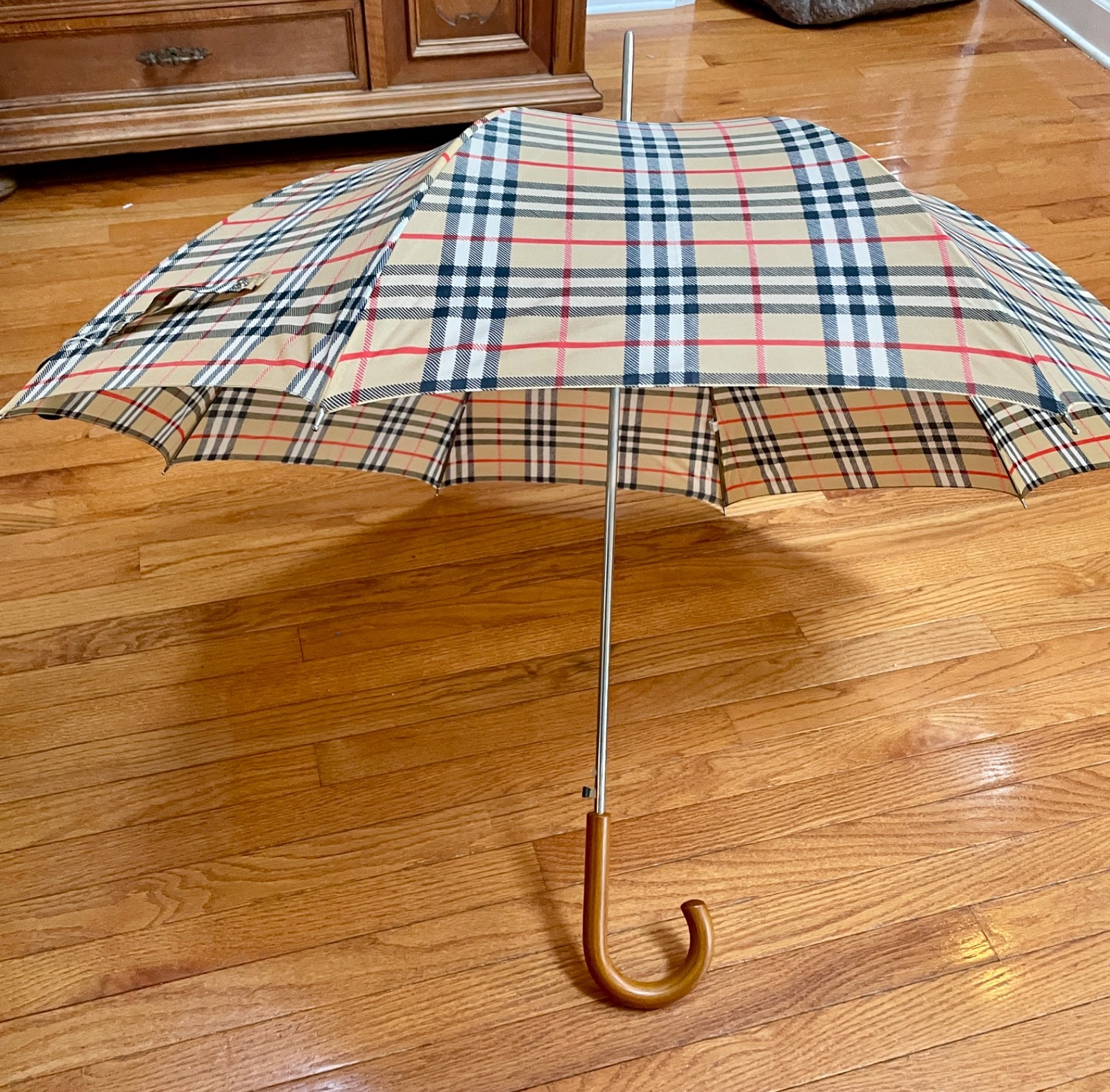 Rare UNUSED 'KASA' Umbrella~Nova Check Pattern~Wood Handle~Perfect!