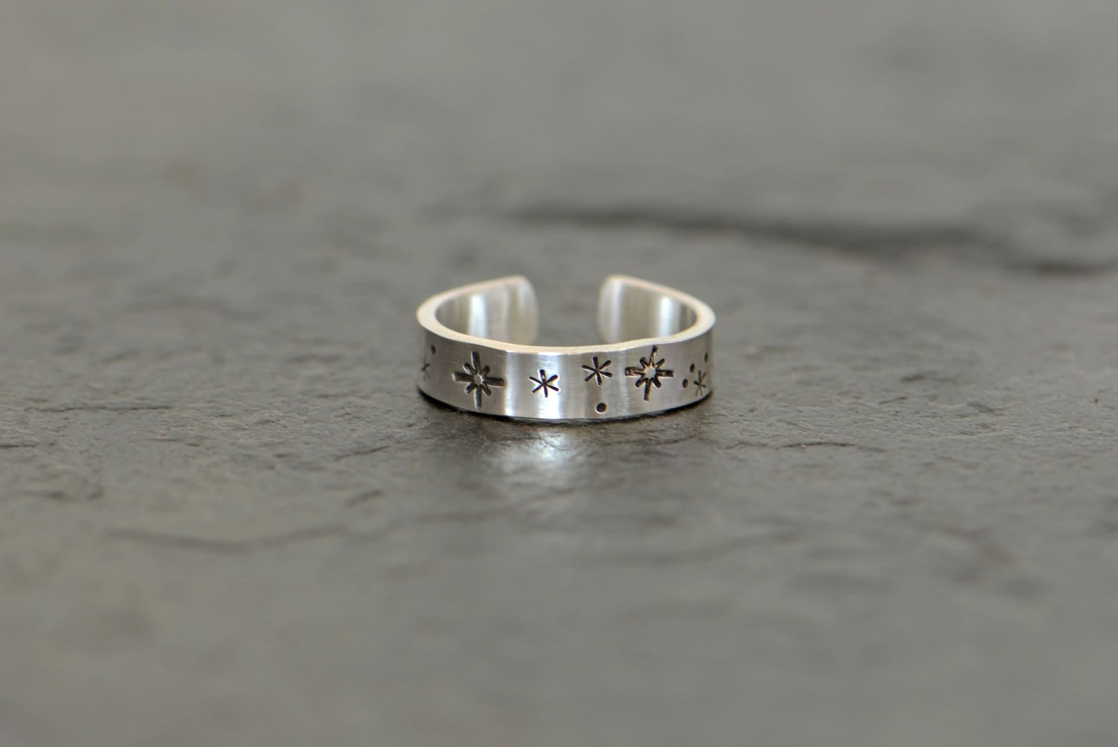 Sterling Silver Stars Toe Ring: Hand Stamped Midi Ring