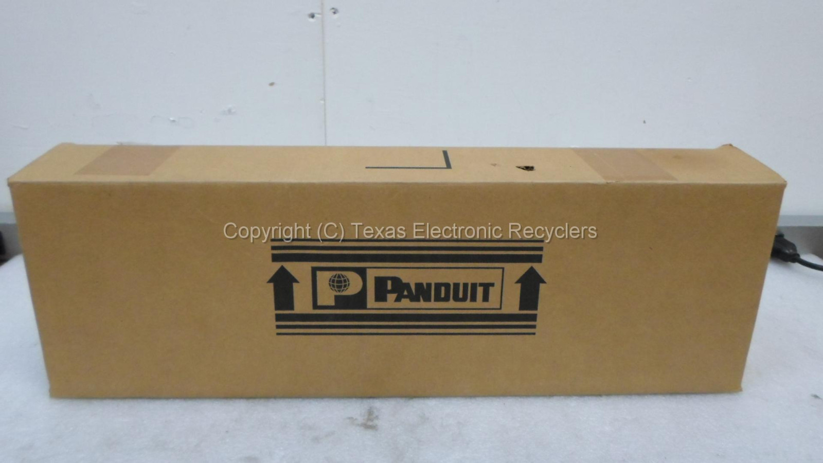 NOB - Panduit UICMPPA24BL Mini-Com Modular Angled 24-Port Patch Panel