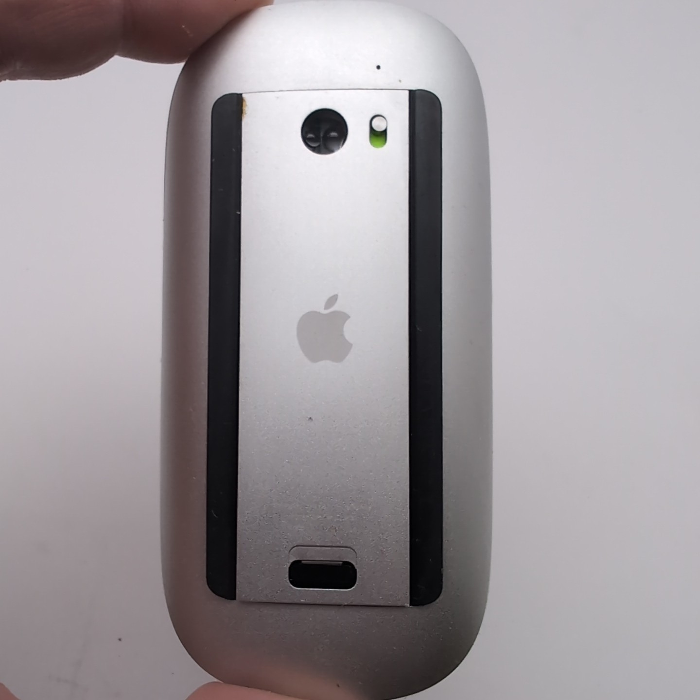 Apple A1296 Wireless Bluetooth Magic Laser Mouse White EX Used Shape