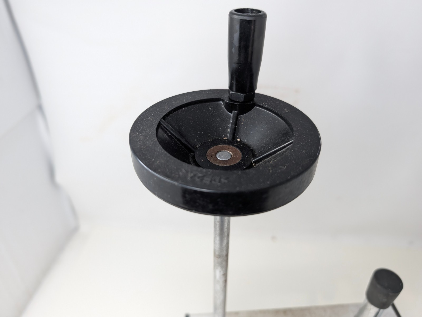 MicroLux #83146 Tapping Fixture Drill Press Attachment Micro-Mark (UV)