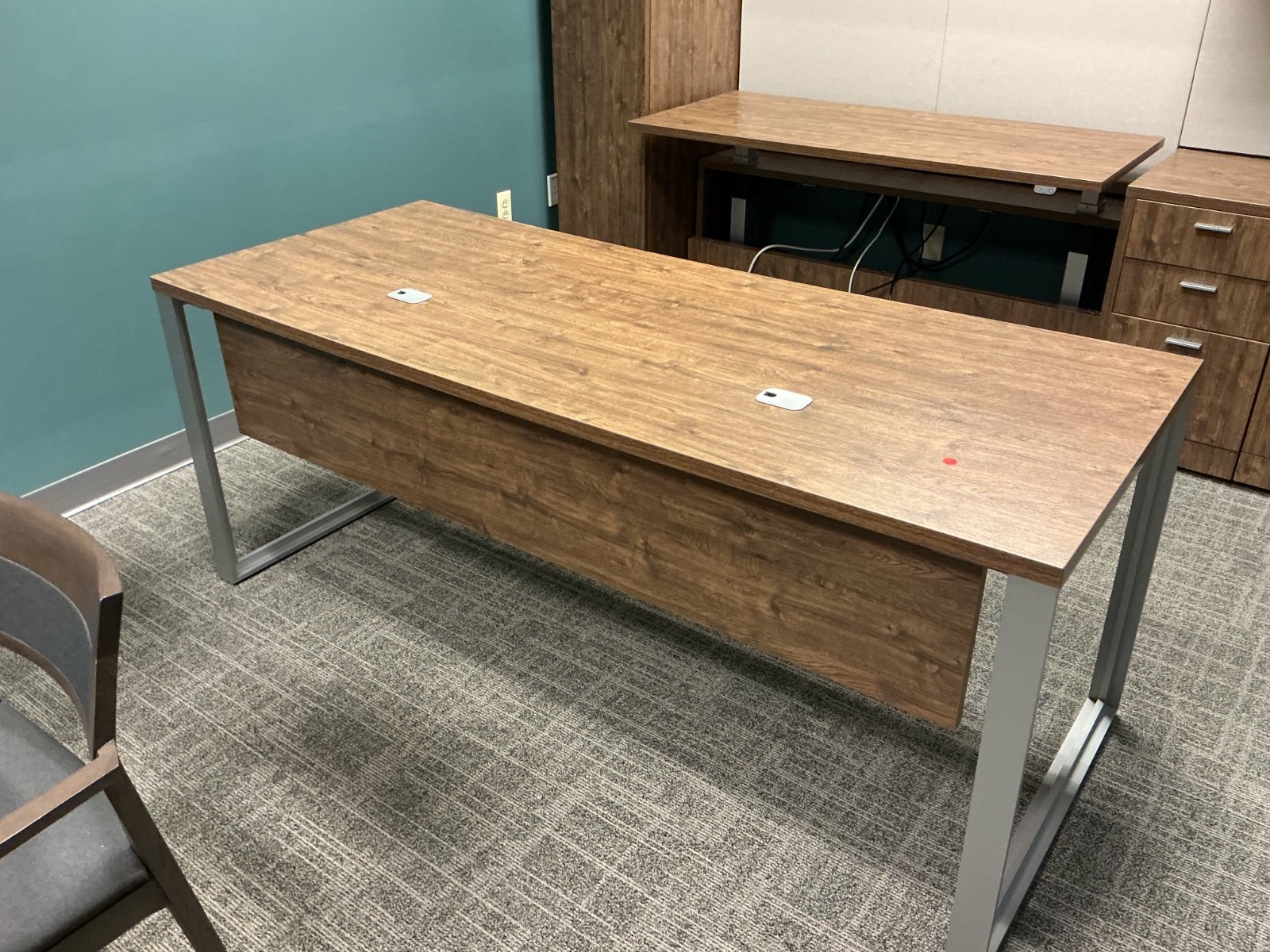6'W x 30"D x 29"H straight desk by Knoll in Modern Walnut Finish