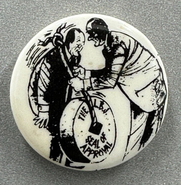 1968 NIXON Anti- HUMPHREY LBJ Millstone US PRESIDENT Political Campaign Pin