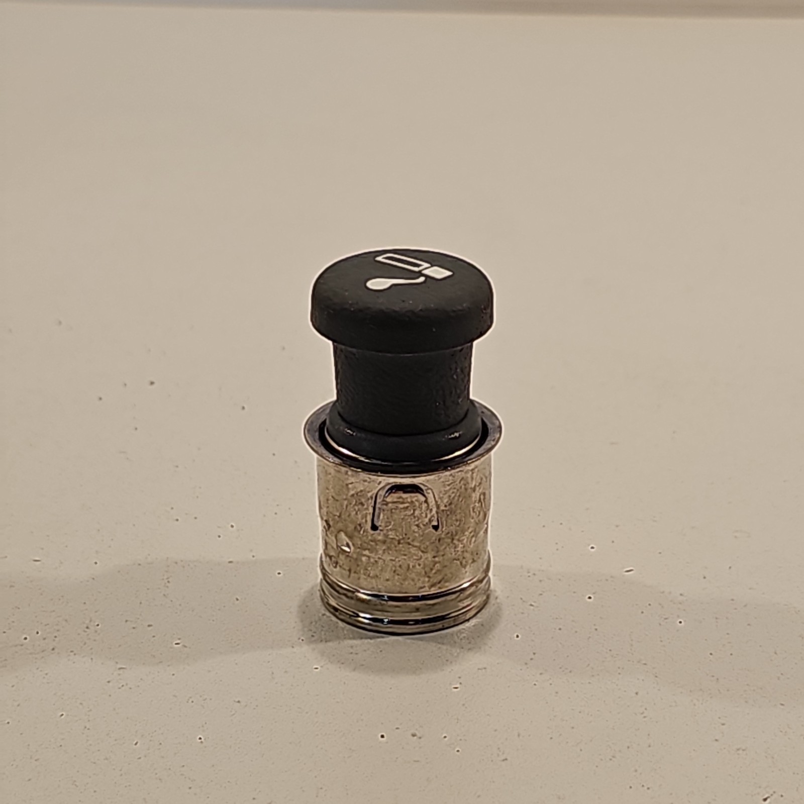 Gray GM NOS OEM 1996-06 GMC Chevrolet Tahoe Suburban Silverado Cigarette Lighter