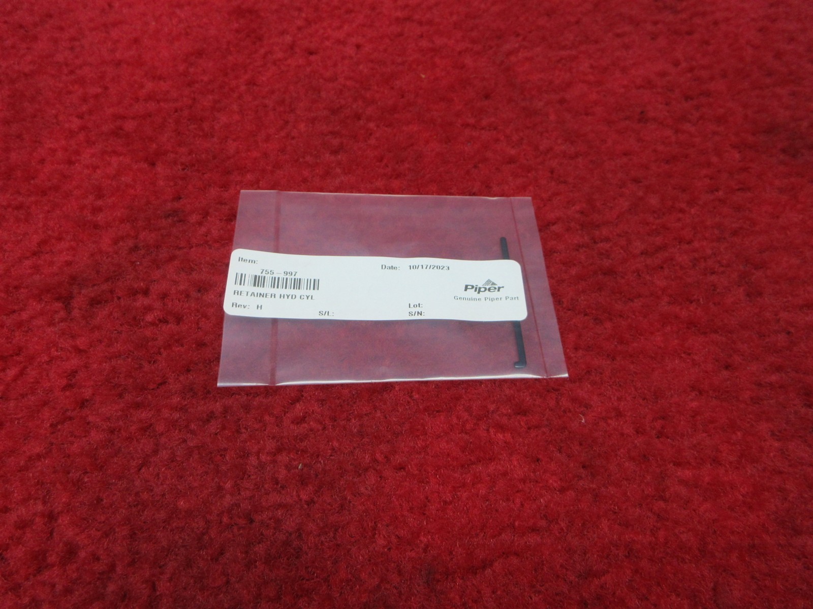 Piper Main Gear Cylinder Retainer PN 755-997, 755 997