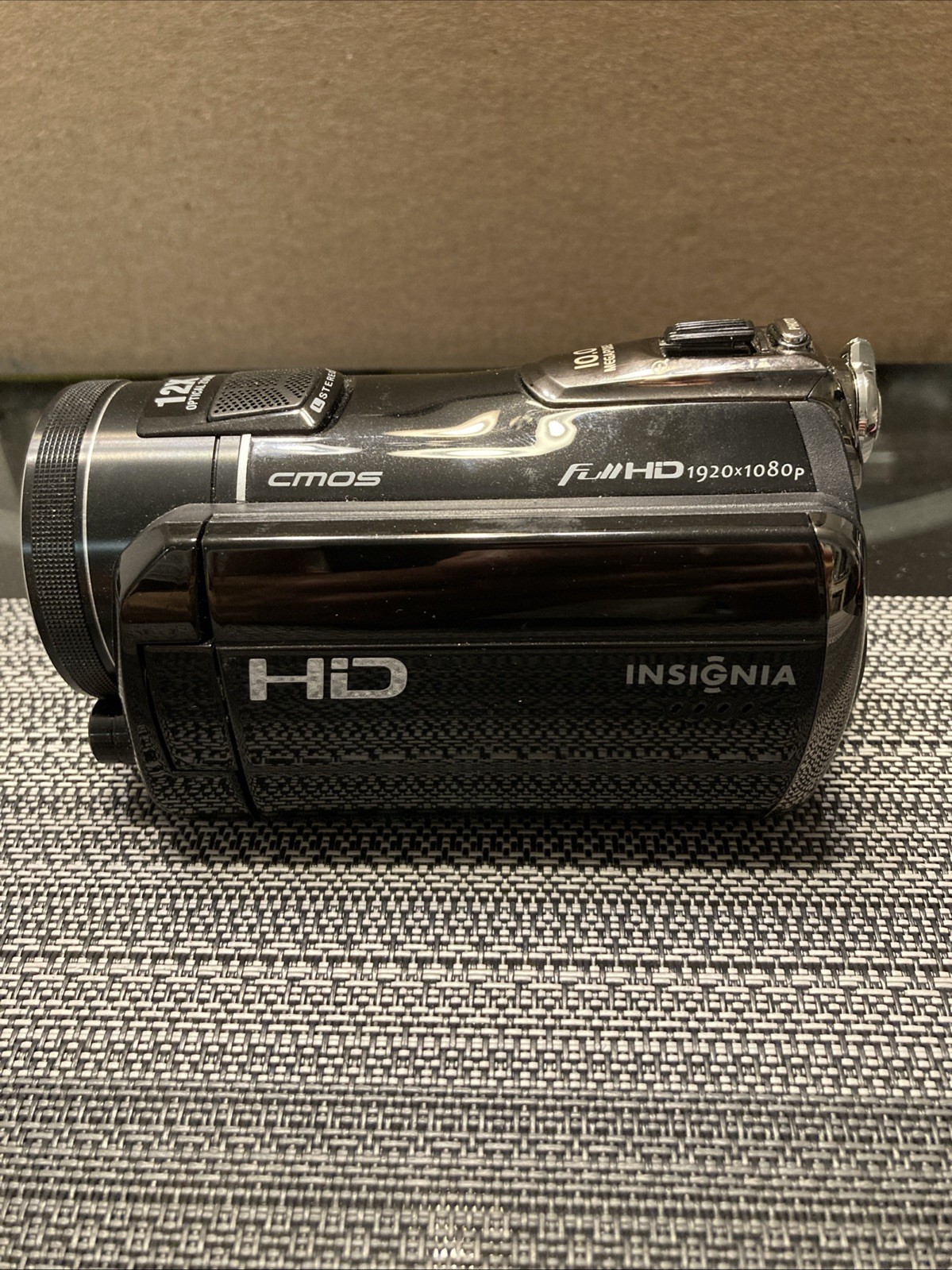 Insignia NS-DV111080F Digital Camcorder Full 1080p HD 12x Zoom TESTED.NO BATTERY