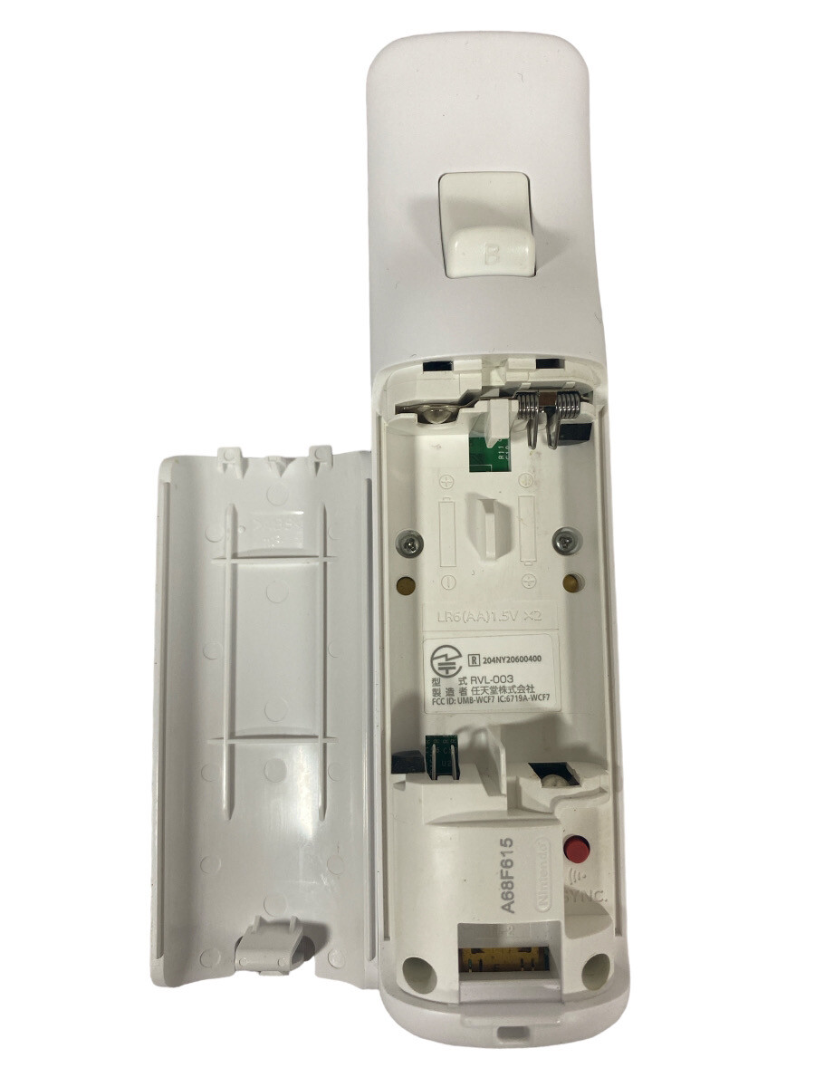 Nintendo Wii Remote oem Controller RVL-003 Official included case and strap