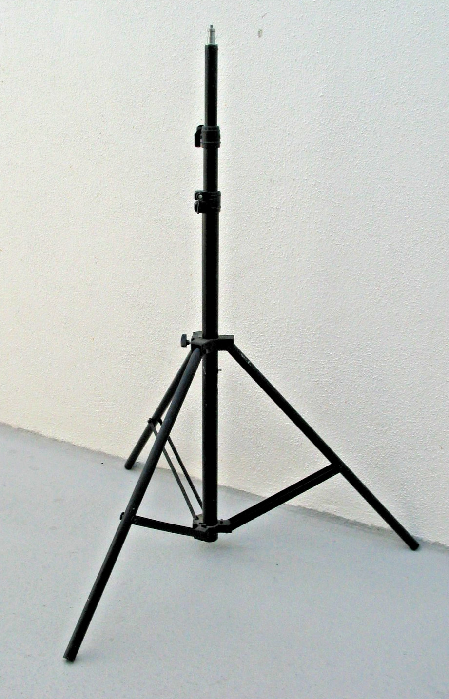 ProMasterSystemPro LS-2 Deluxe Spring-Cushioned Light Stand #6799, Max 9'-2"