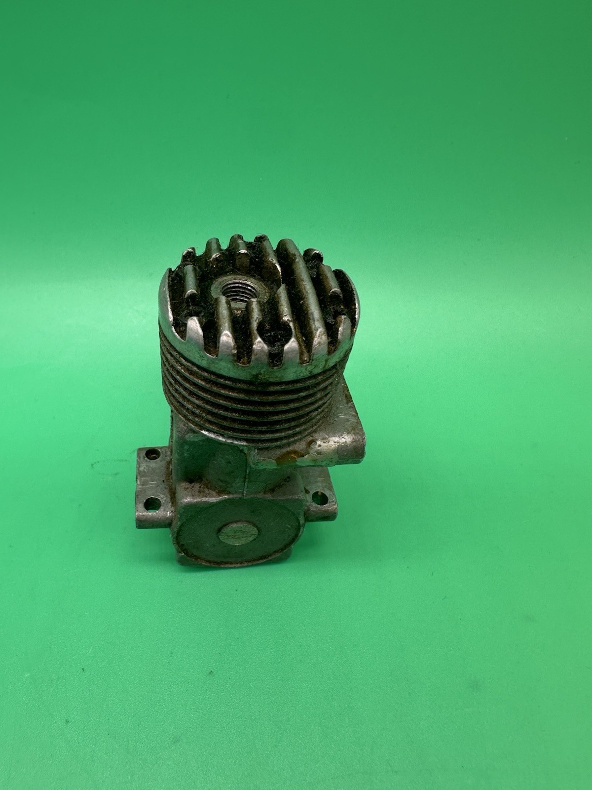 Vintage McCoy 19 Control Line Model Airplane Engine Untested