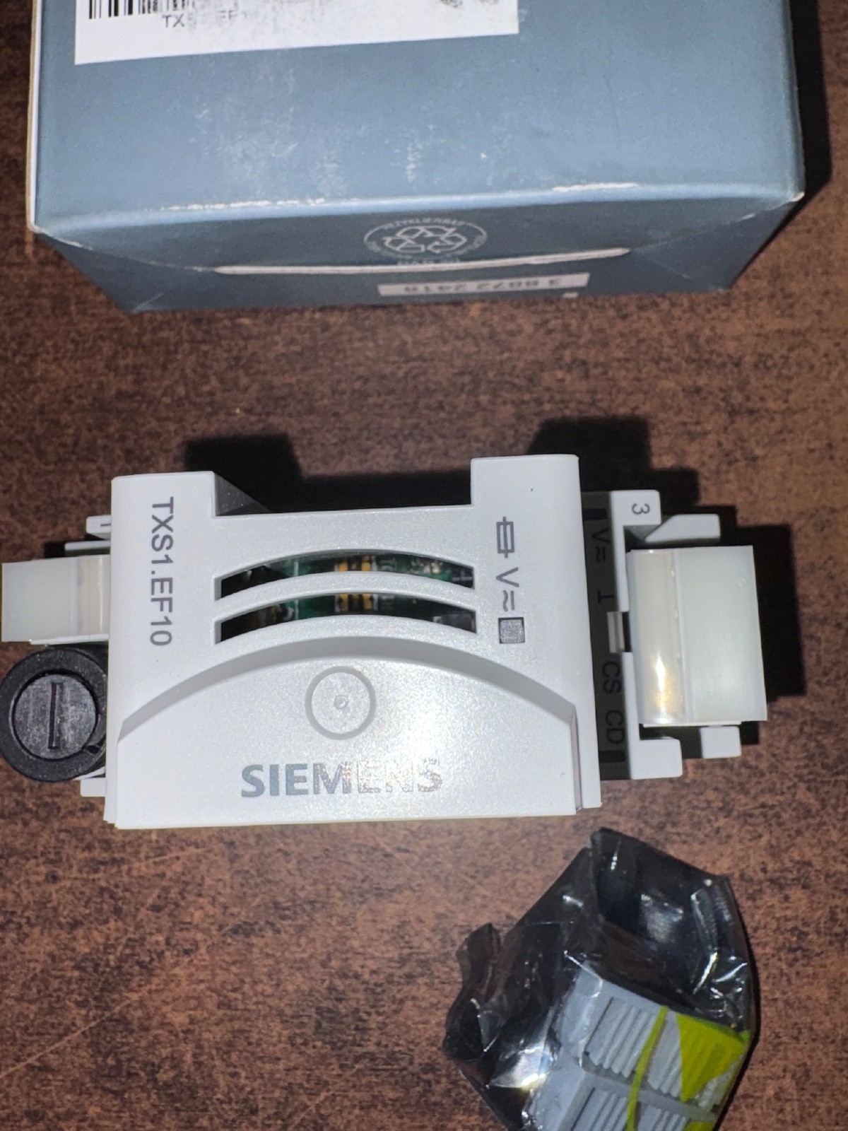 NEW SIEMENS TXS1.EF4 BUS CONNECTION MODULE 4 AMP B354