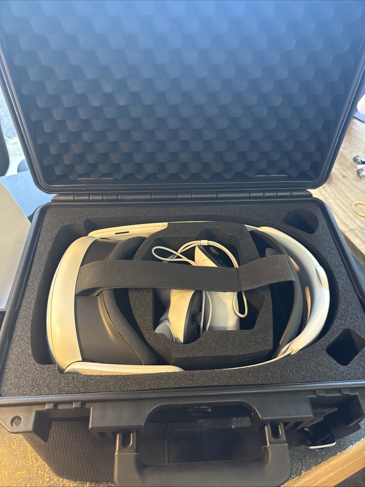 Meta Quest 3 512GB VR Headset - White - With Carrying Case