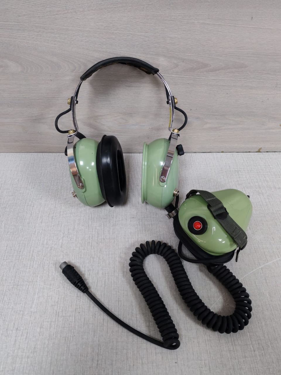 David Clark H9910 Headset-Mic Shield 41031G-01-missing headpad