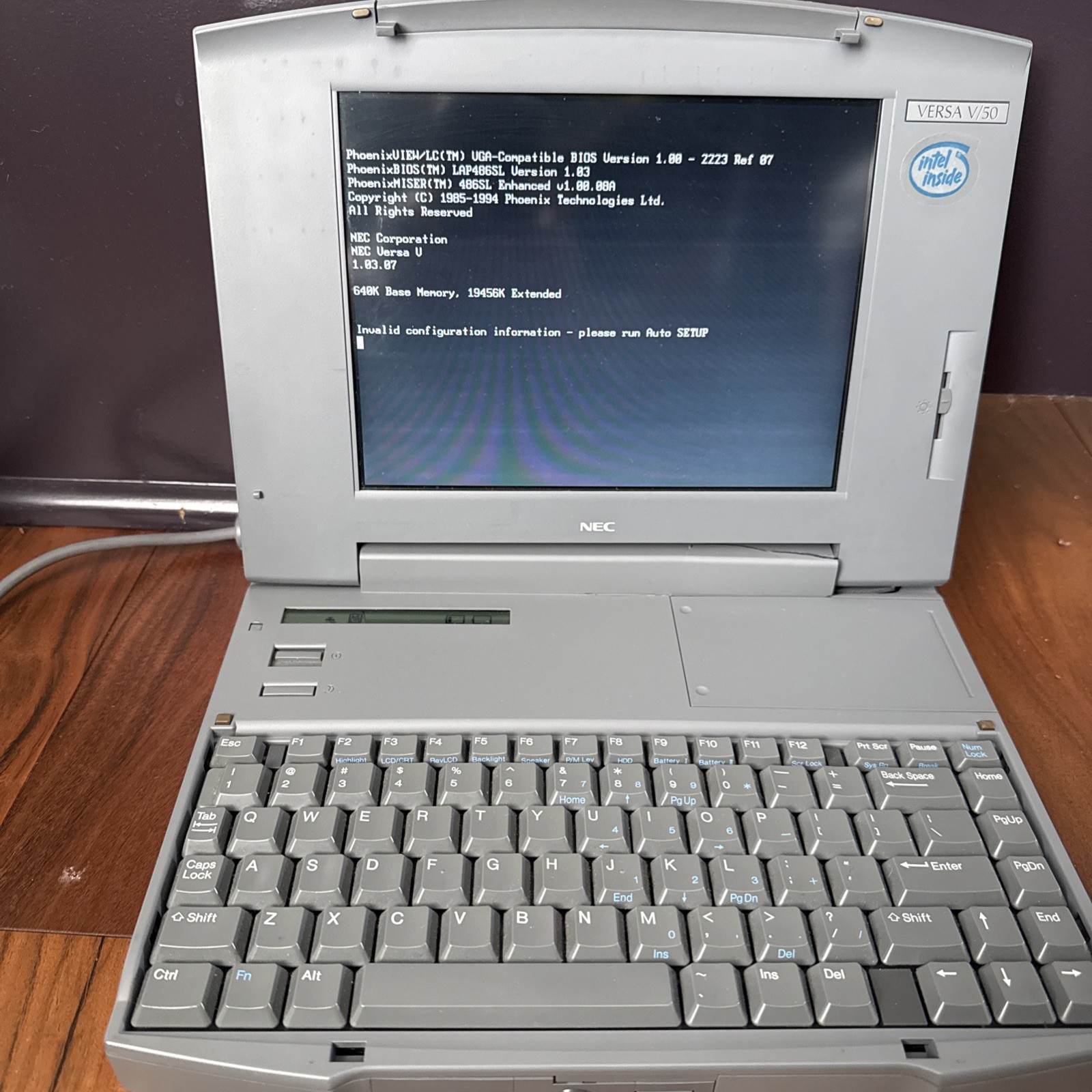 Vintage NEC Versa V/50 Notebook Computer with Power Adapter - READ DESCRIPTION