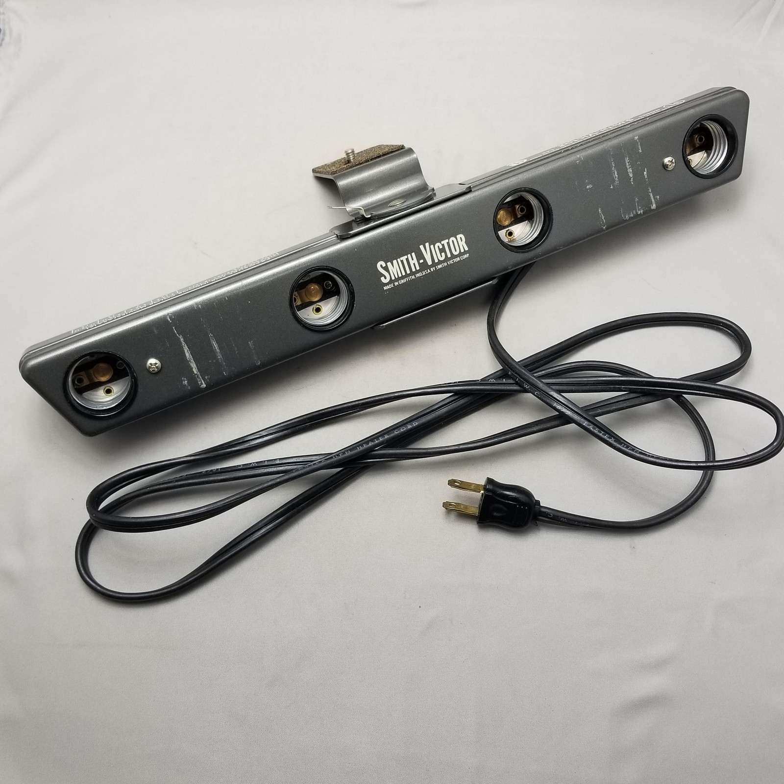 Vintage Smith-Victor L43 4-Lamp Movie Light Bar Bracket 1500W Made USA ASA16