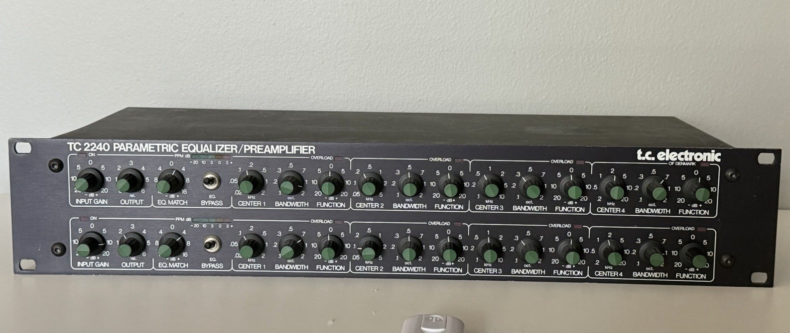 TC Electronic TC 2240 2-Ch Parametric EQ/Preamp  1140 x2