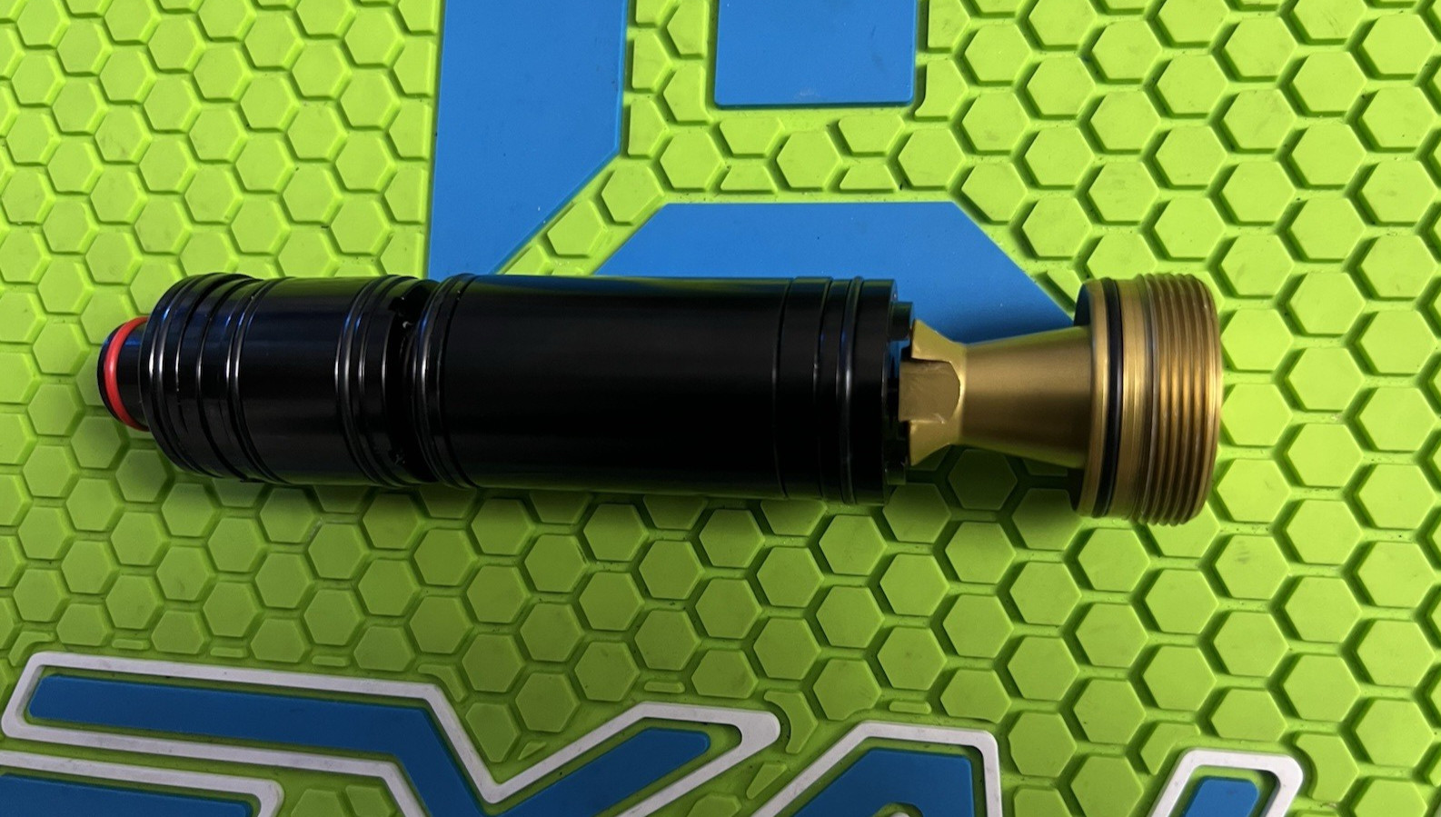 DYE MATRIX DM3 GEN-E LCD COMPLETE BOLT ENGINE CAN - GOLD BACK - PAINTBALL