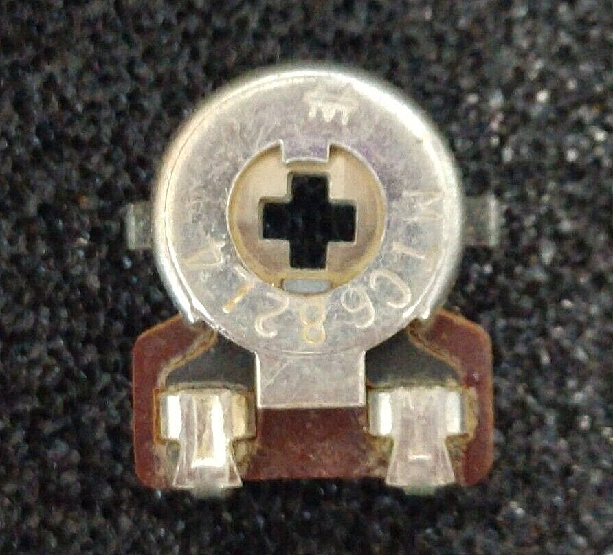 LOT OF 4 MALLORY MTC682L4 VINTAGE CARBON TRIMMER POTENTIOMETER 6.8KOHM