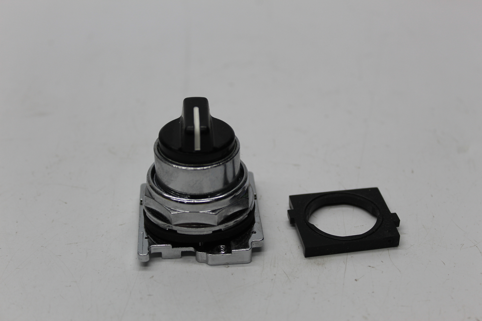 EATON 10250T1323 SELECTOR SWITCH NSMP