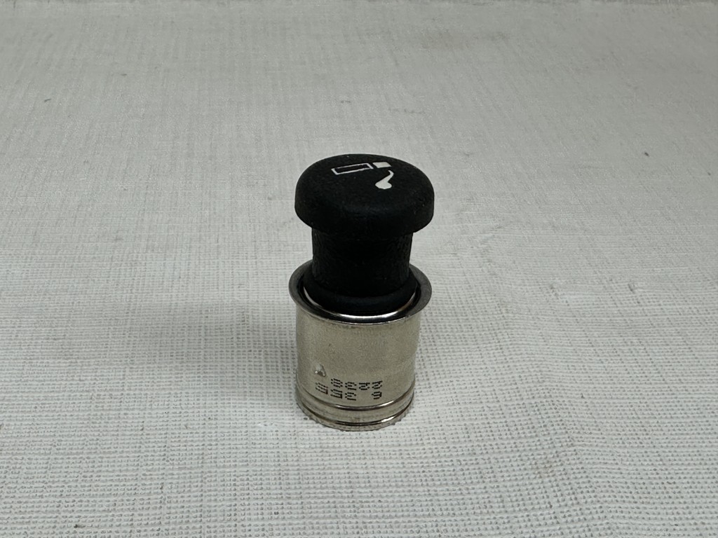 NOS GM Cigarette Lighter 11516140