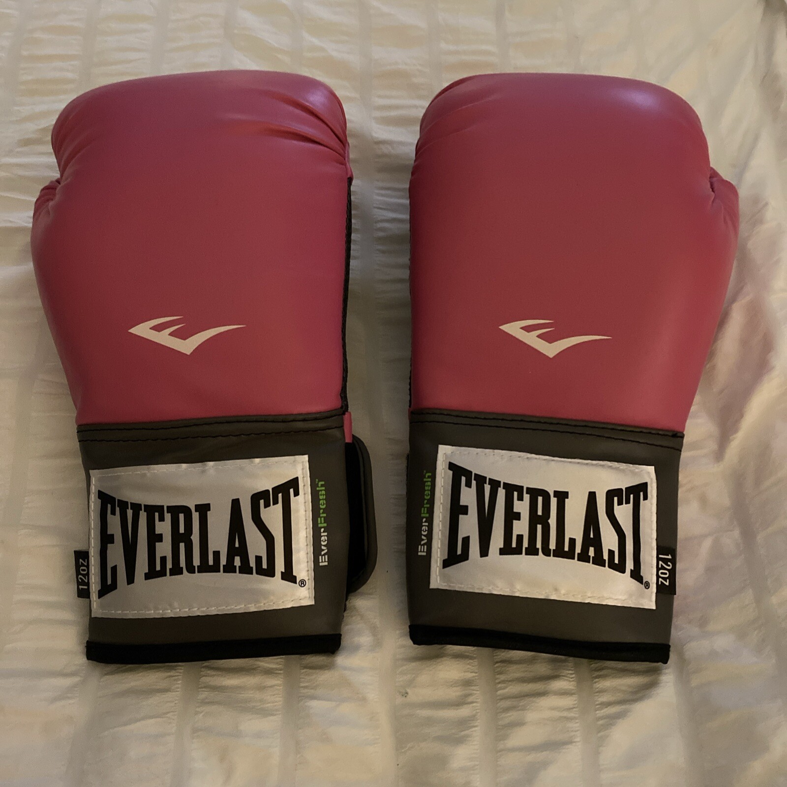 Everlast Pro Style Womens Training Gloves 12 oz Hook & Loop Pink/White Level 1