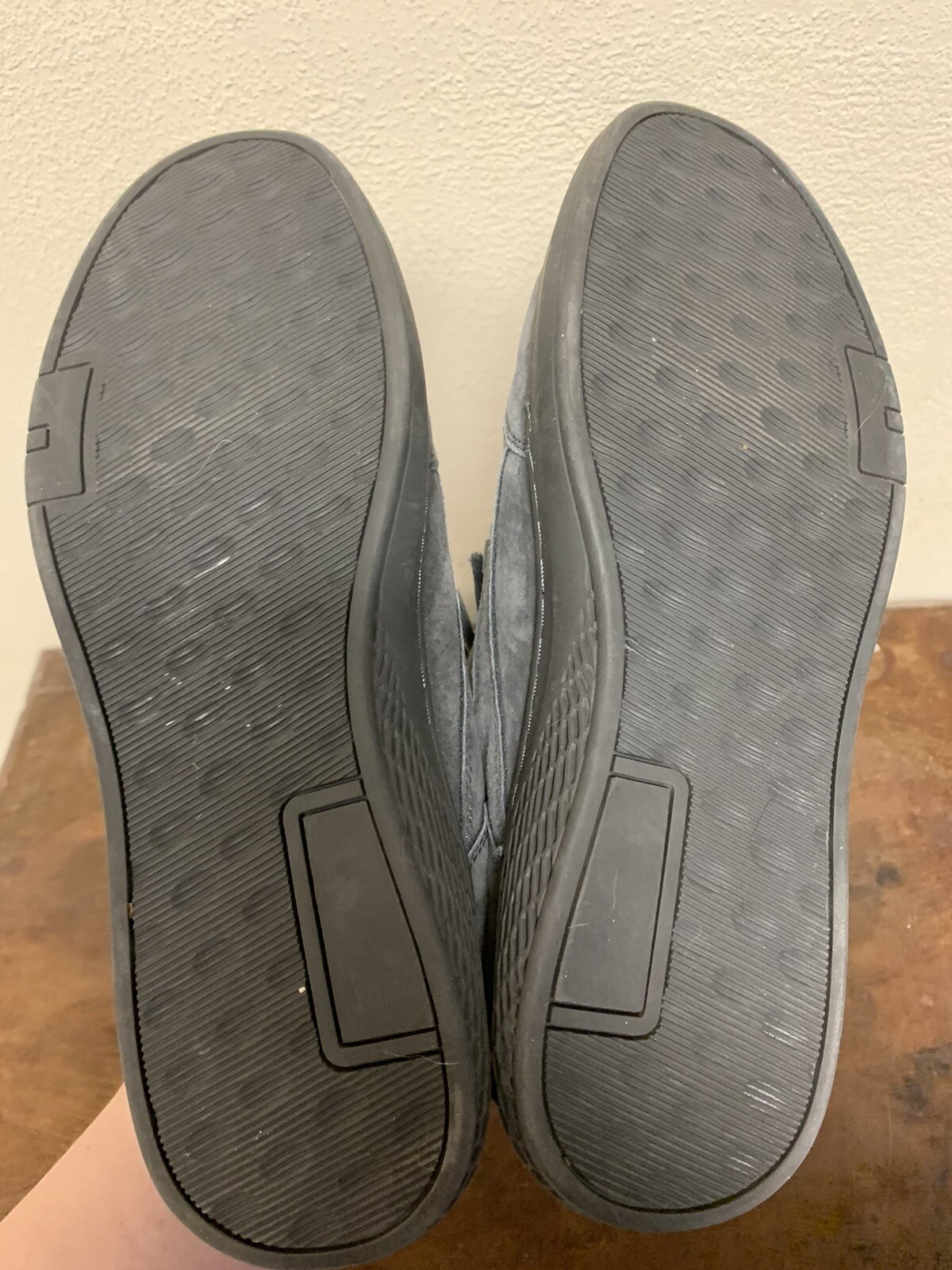1987 Women’s Grey Genuine Suede Sneaker Size US 8.5