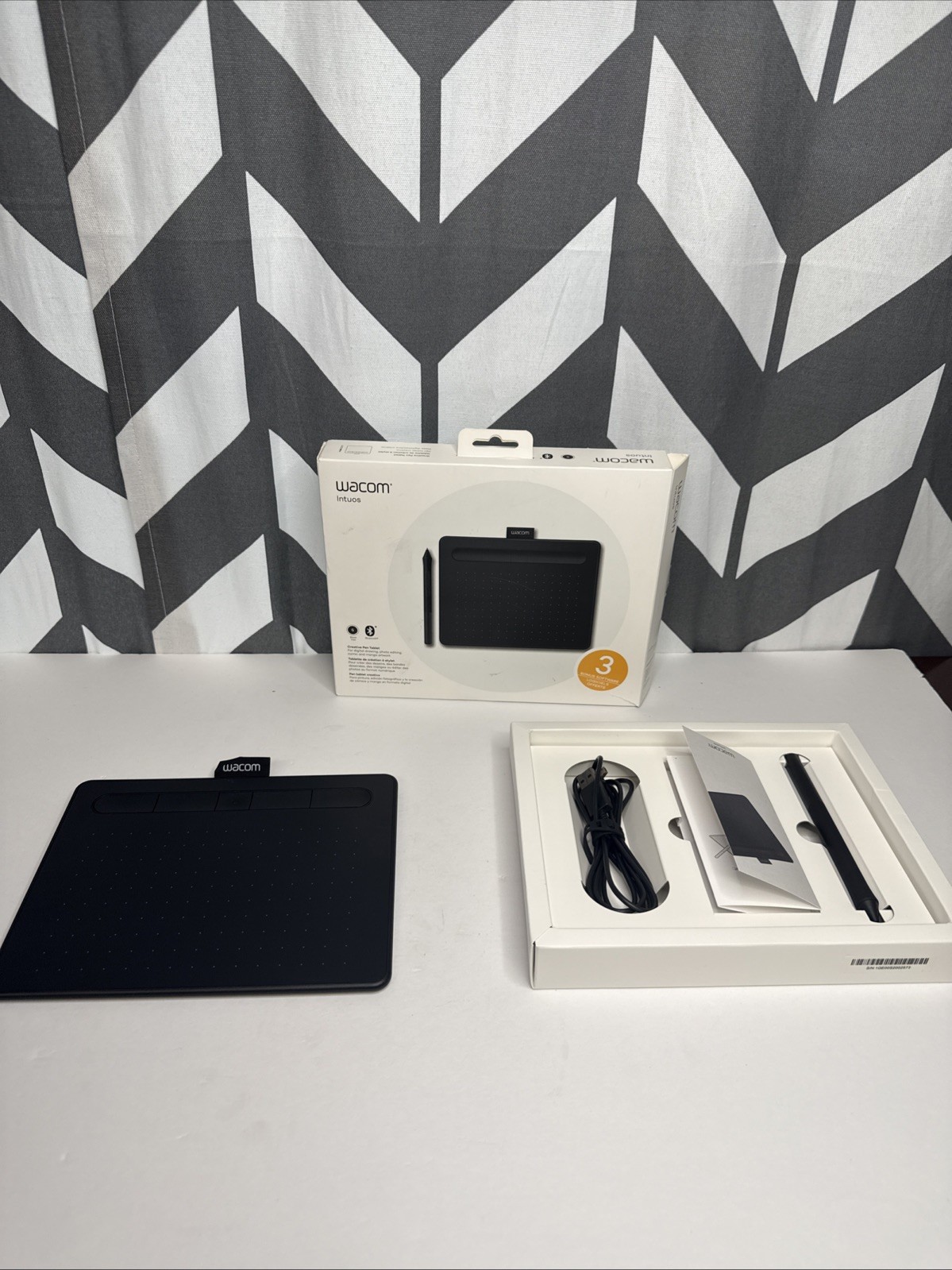 Wacom Intuos Small Bluetooth Graphics Drawing Tablet - Open Box