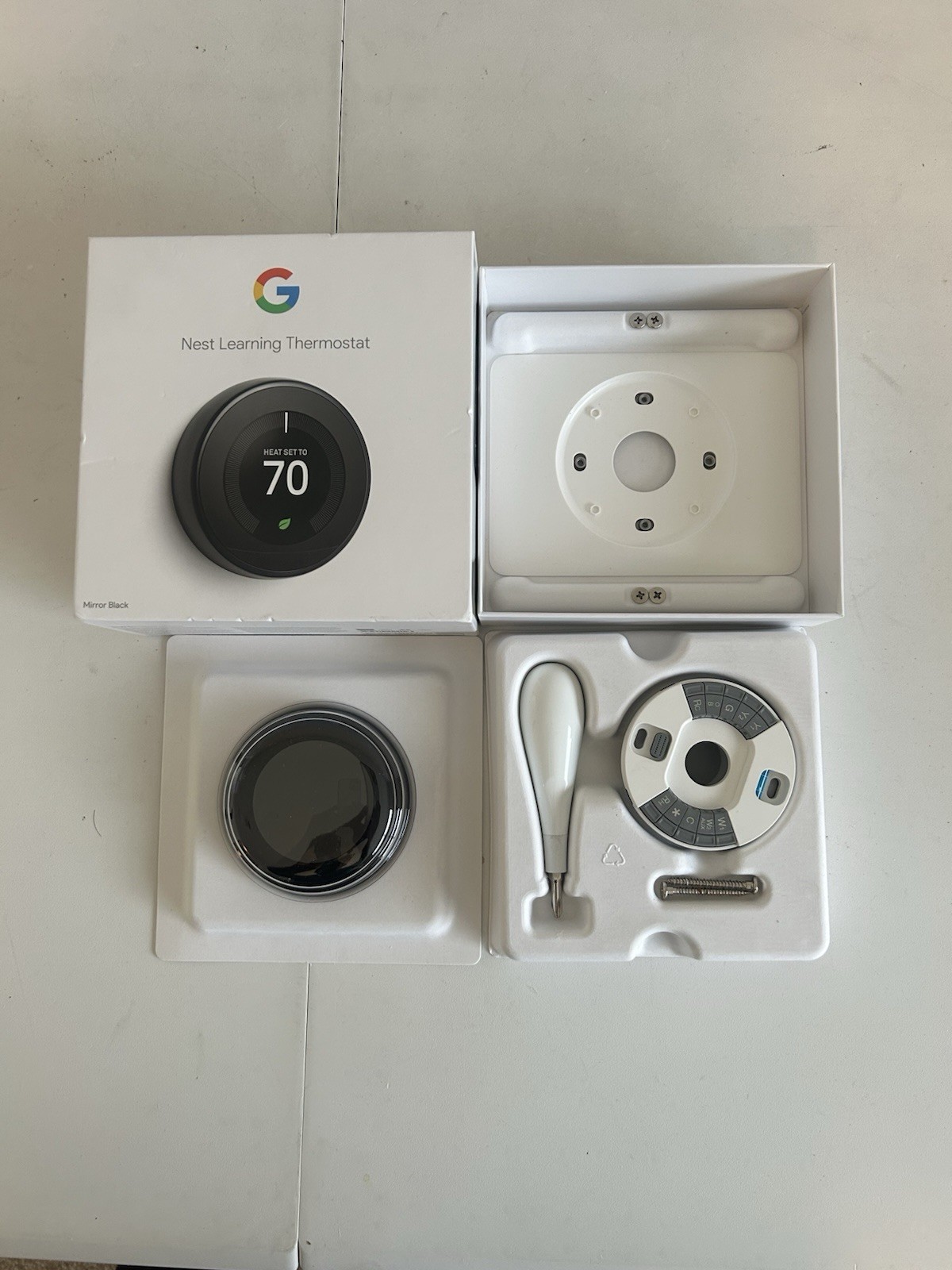 Nest T3018US 3rd Ge Programmable Thermostat Mirror Black ONLY OPEN BOX NEVER USE