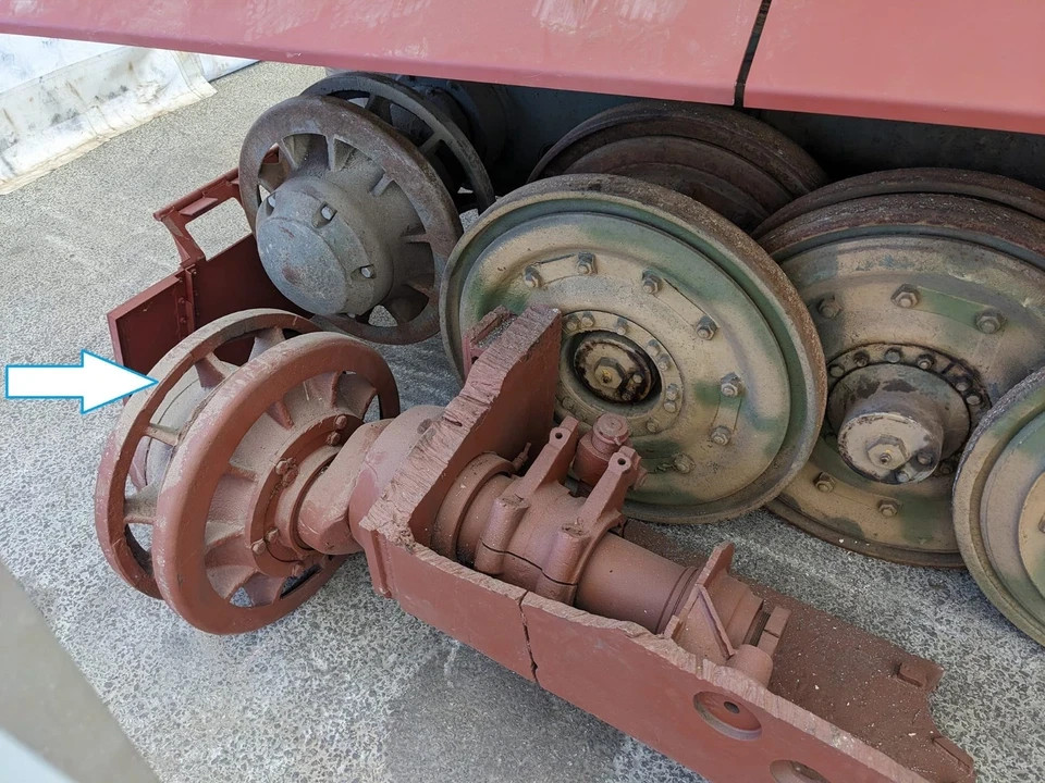 WW2; German Tank Tiger I / Panzer VI / Sd.kfz.181 Fragment  of the rear wheel