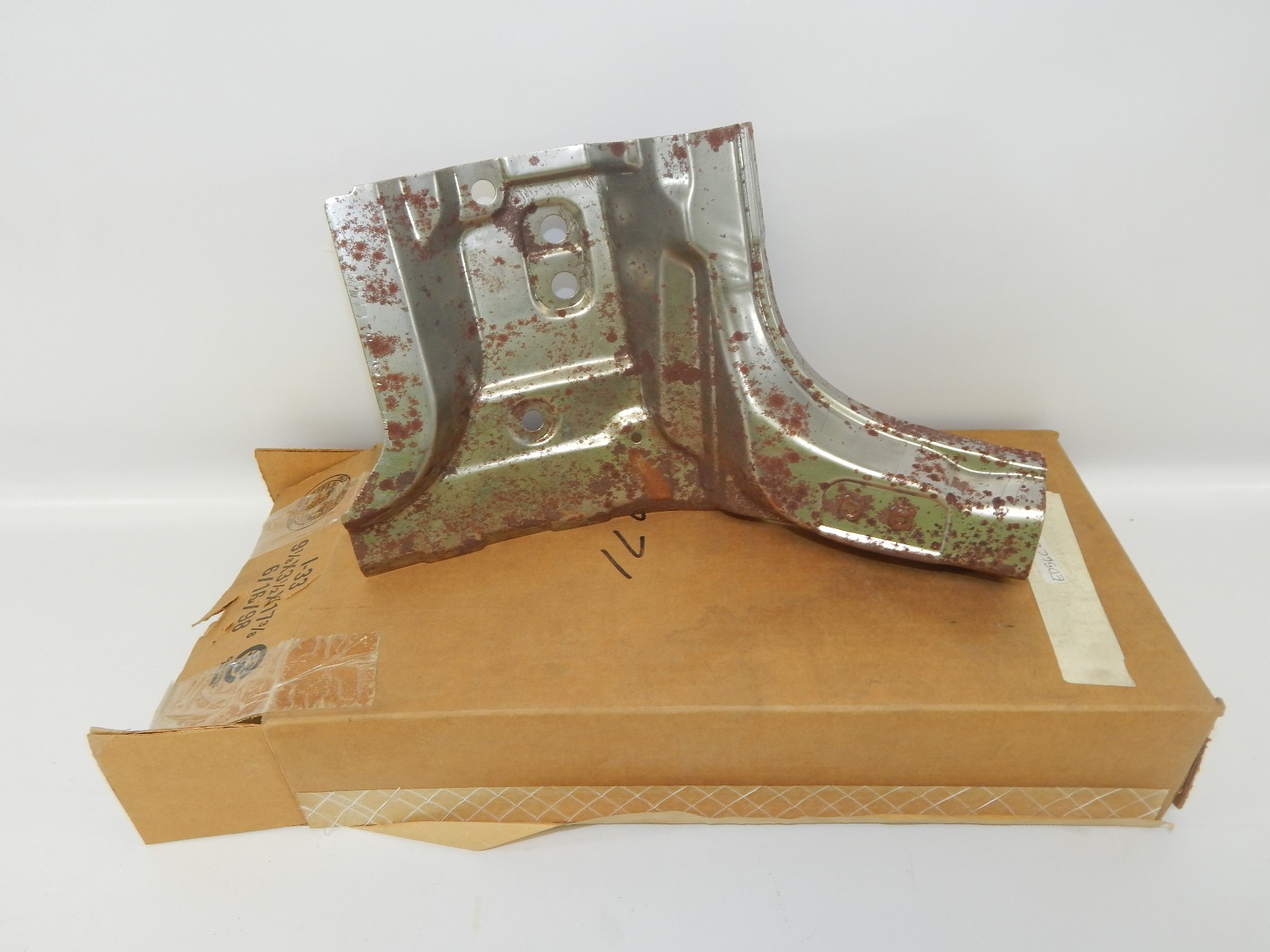 New OEM 1998-2004 Isuzu Honda Quarter Panel D Pillar Extension Right Upper